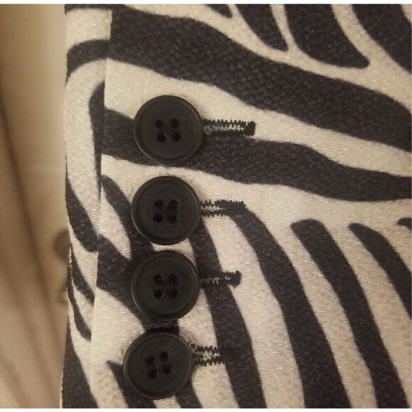 Smythe Zebra Print Long Peaked Lapel Blazer size 8 New without tags - Picture 4 of 8